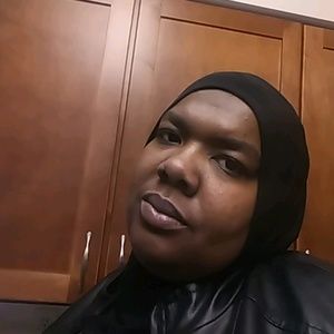 Meet your Posher, Tia